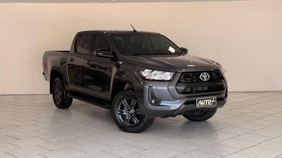 TOYOTA HILUX 2.8 D-4D TURBO DIESEL CD SR 4X4 AUTOMÁTICO